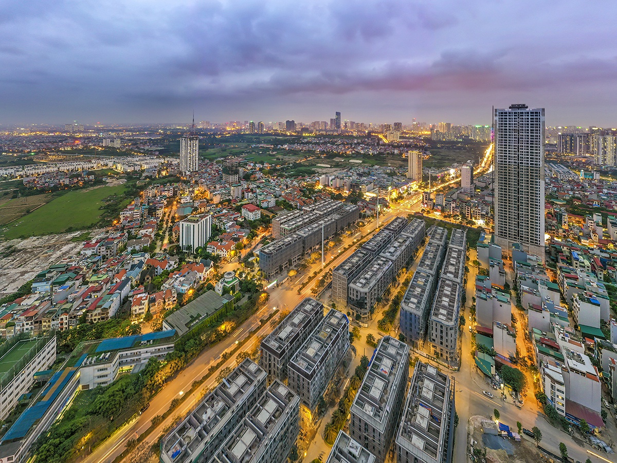 CẬN KỀ NGÀY BÀN GIAO, HIM LAM VẠN PHÚC 'TUNG' CHÍNH SÁCH KHỦNG